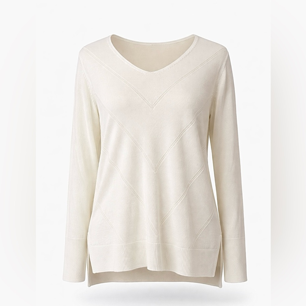 Banana Republic Cream V-Neck Lightweight Sweater – Size M